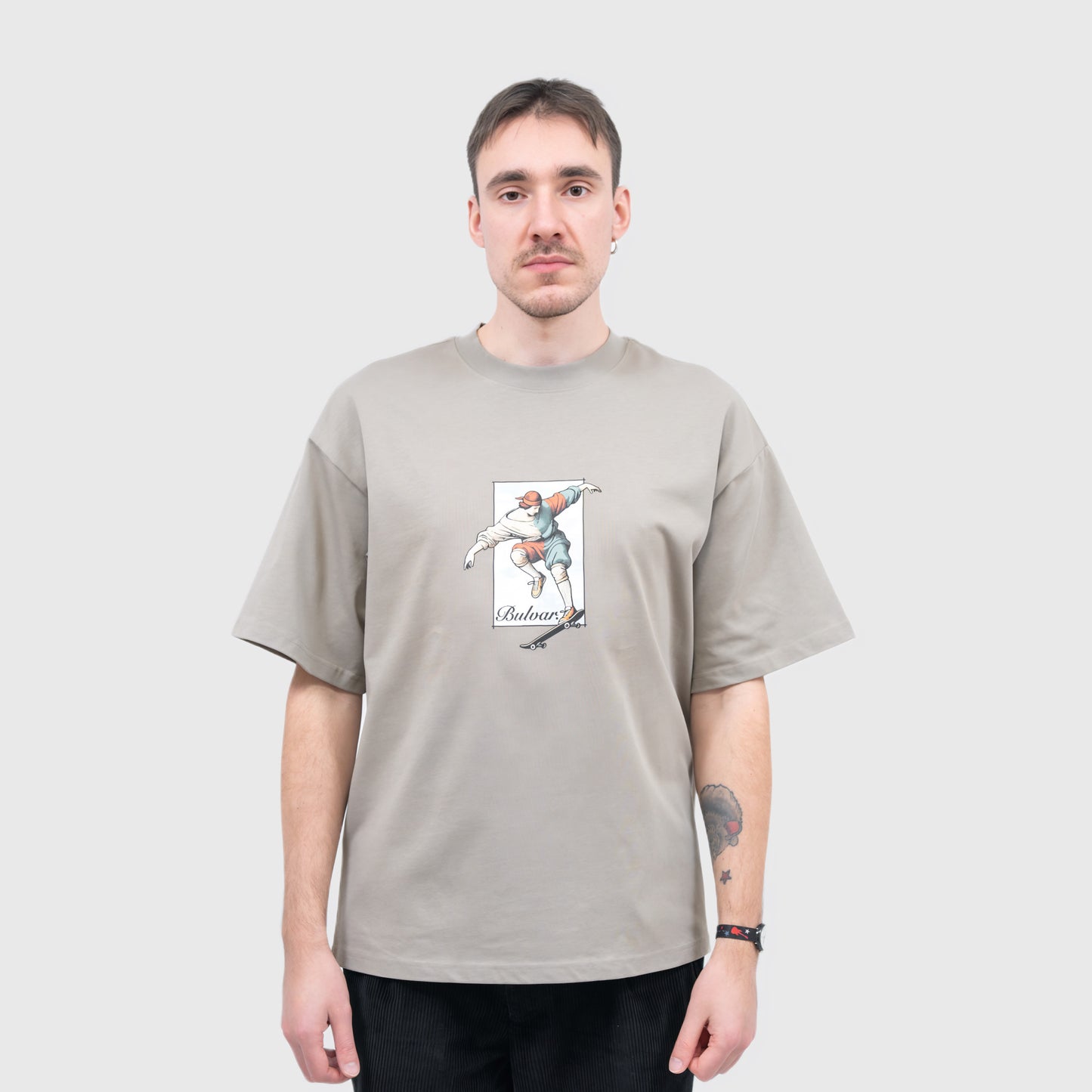 SKATER T-SHIRT